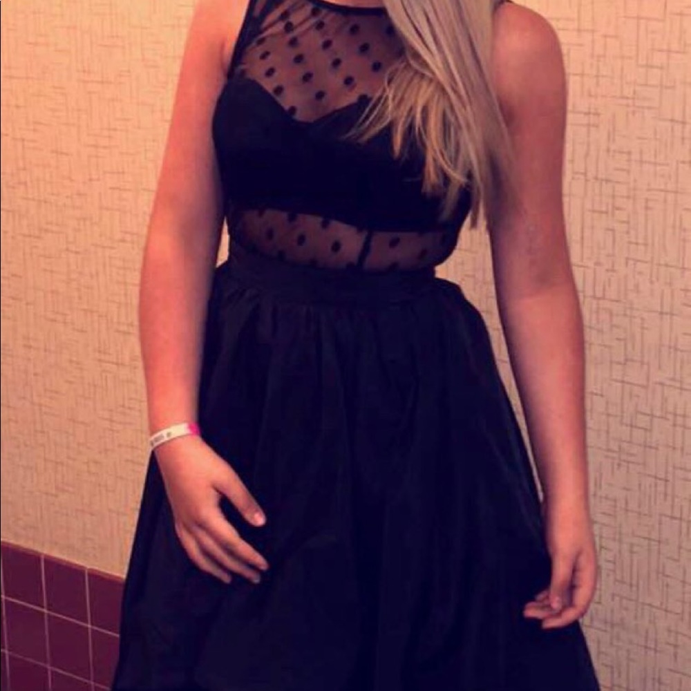 WORN TWICE - BEBE HIGH LOW - Picture 5 of 5